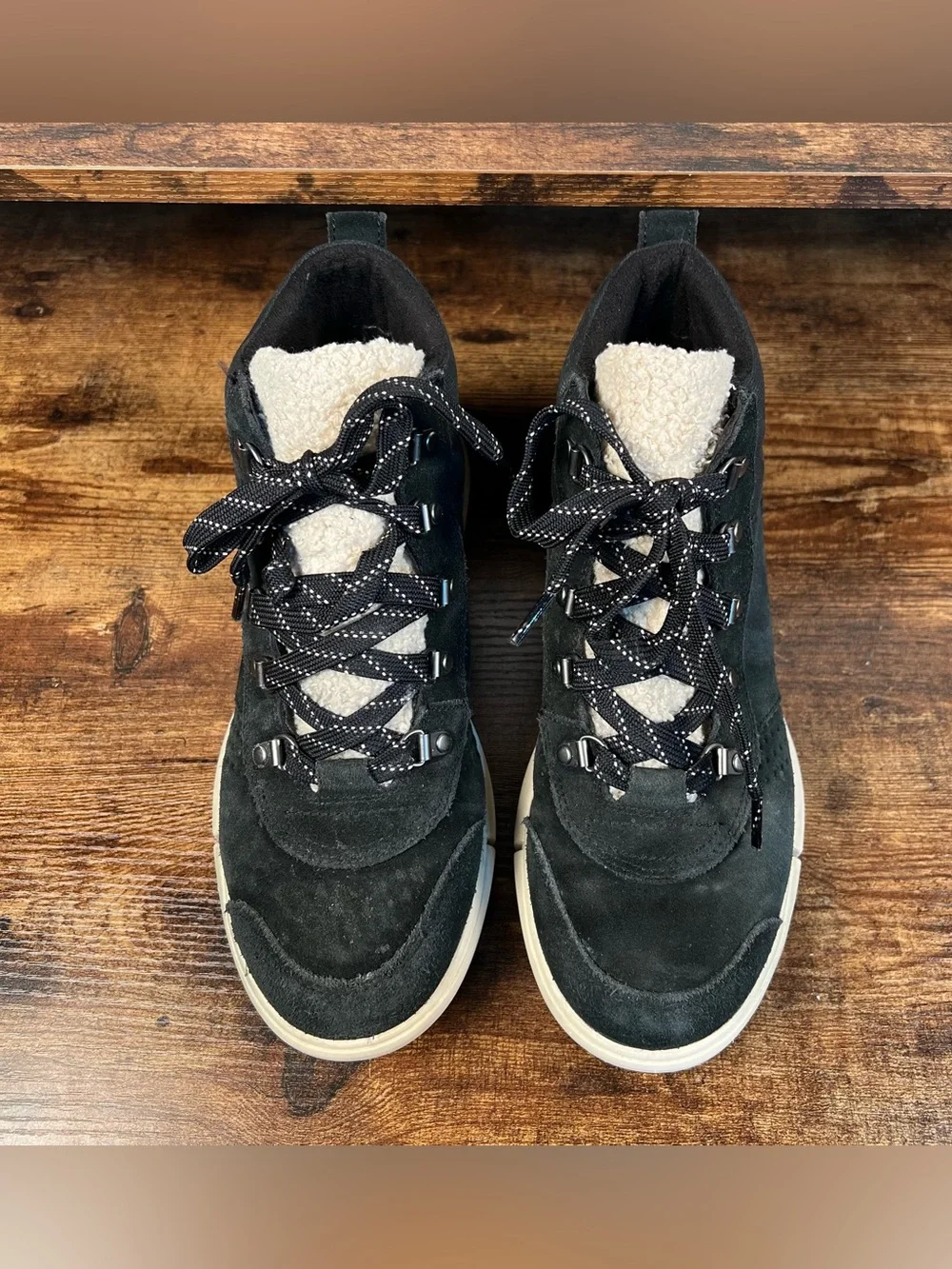 Sorel Boots Black Winter Waterproof Suede Low Sherpa Trim Women's 9.5